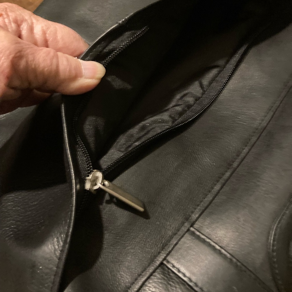 Apollo black leather briefcase/messenger bag - Picture 5 of 14
